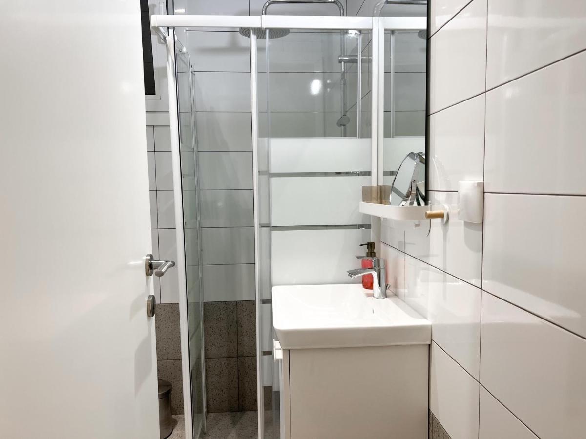 Comfy 2 Bdr Apt In Petralona - Next To Metro Atene Esterno foto